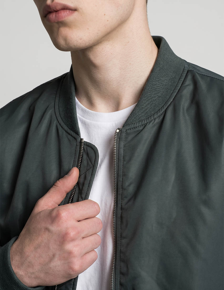 Chamarra casual con bolsillos para hombre